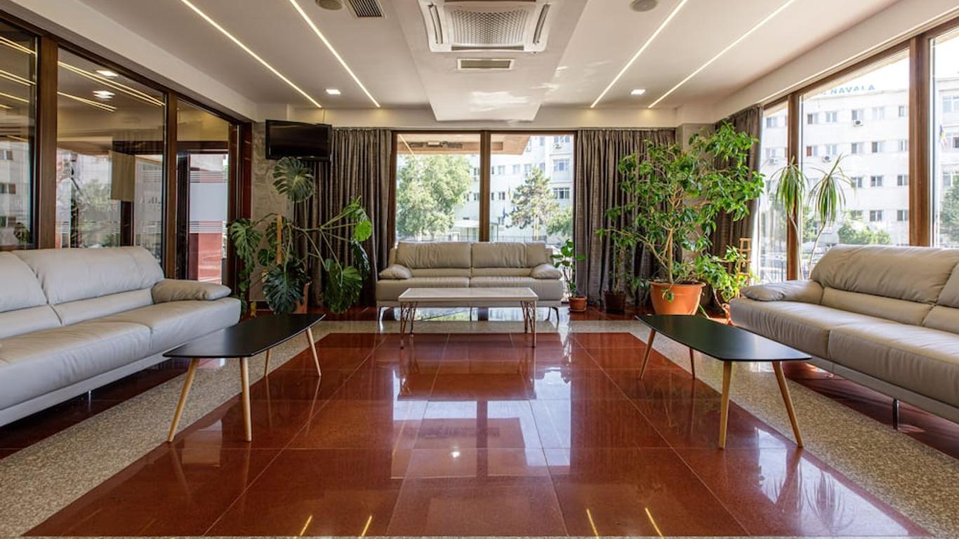Lira Pacific Aparthotel