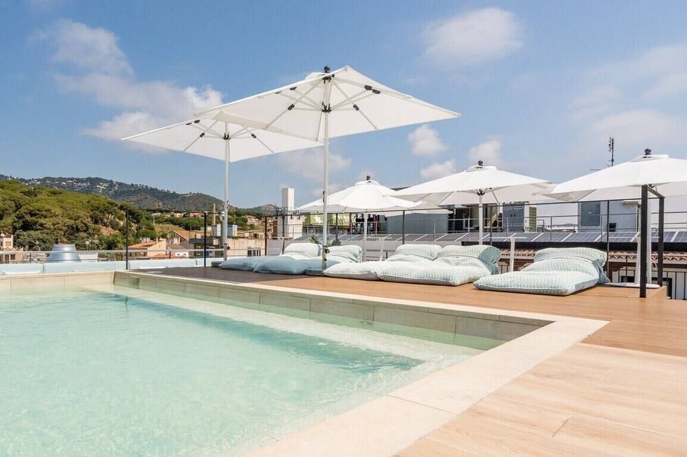 Piscină