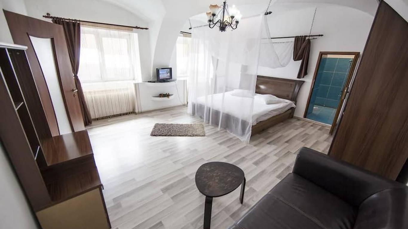 Piata Sfatului Apartments