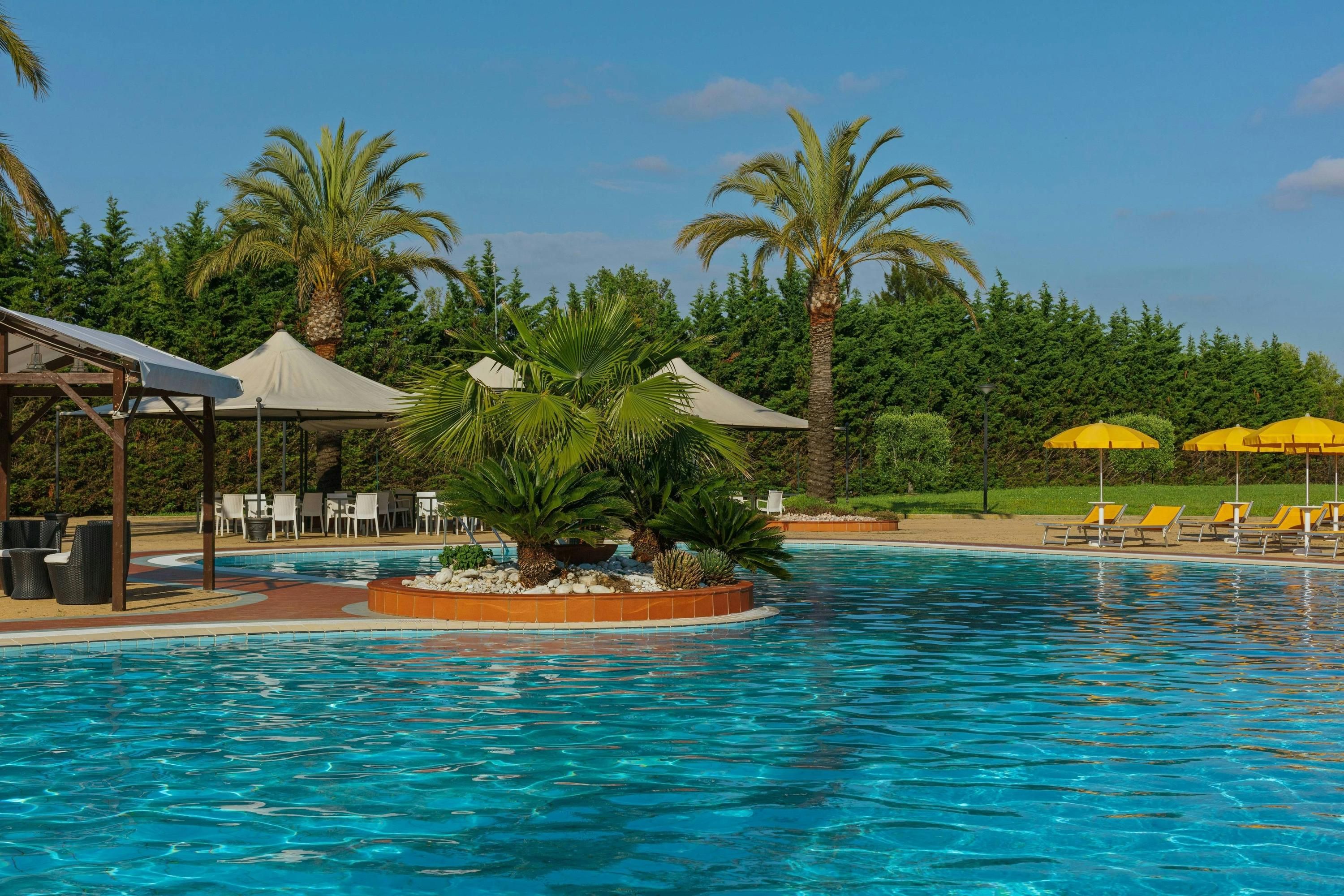 Piscină