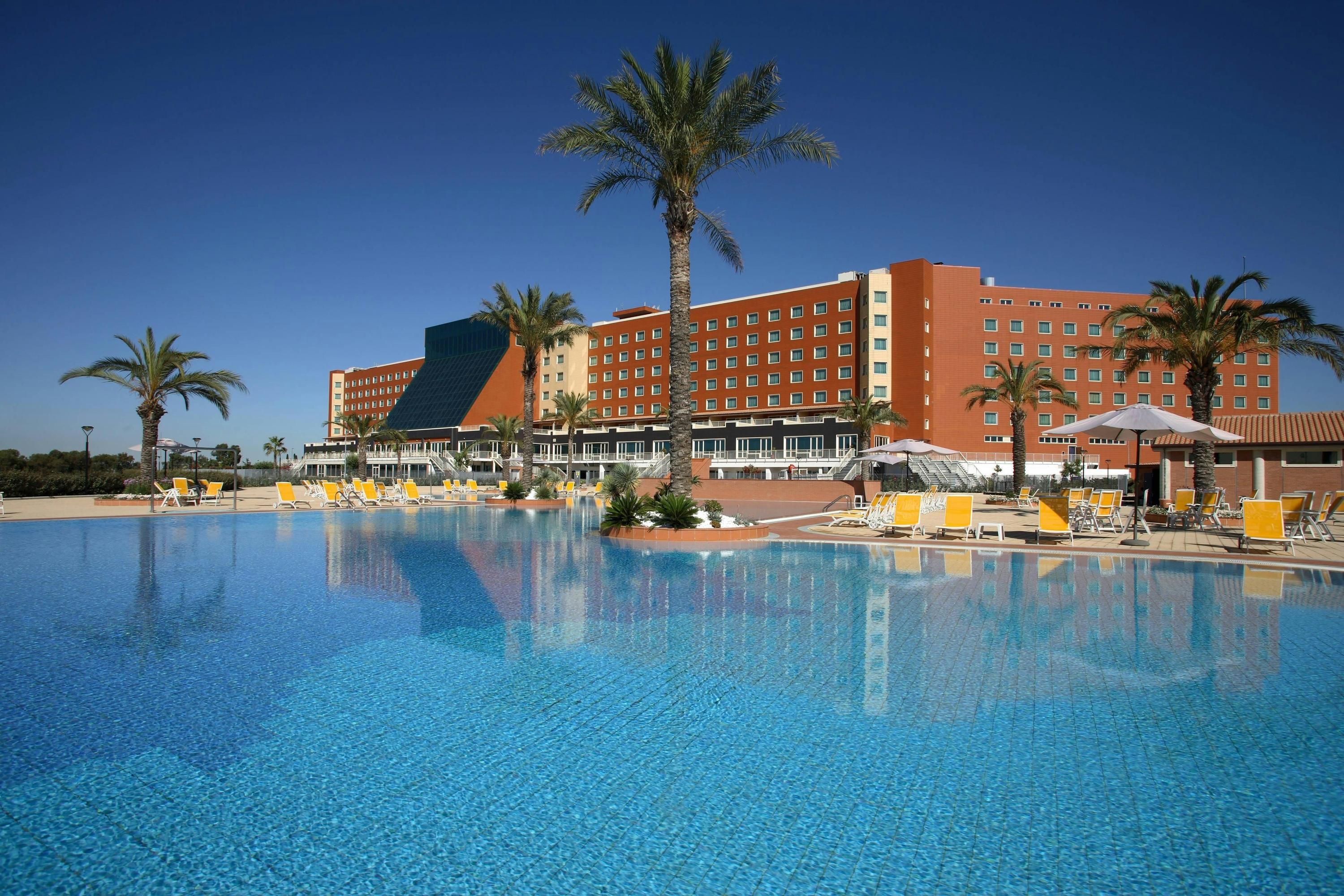 Piscină