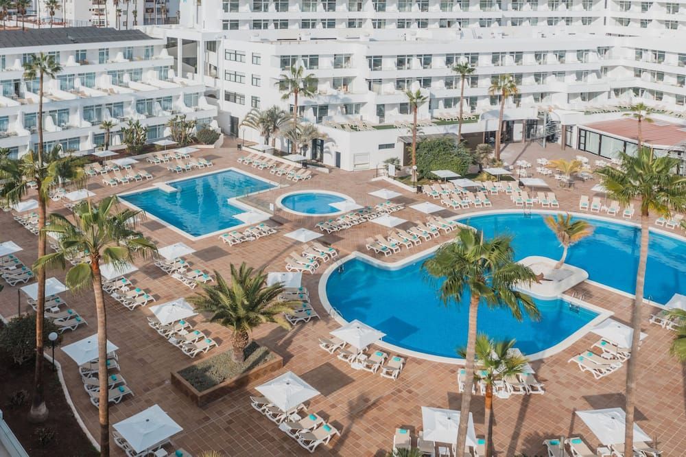 Piscină