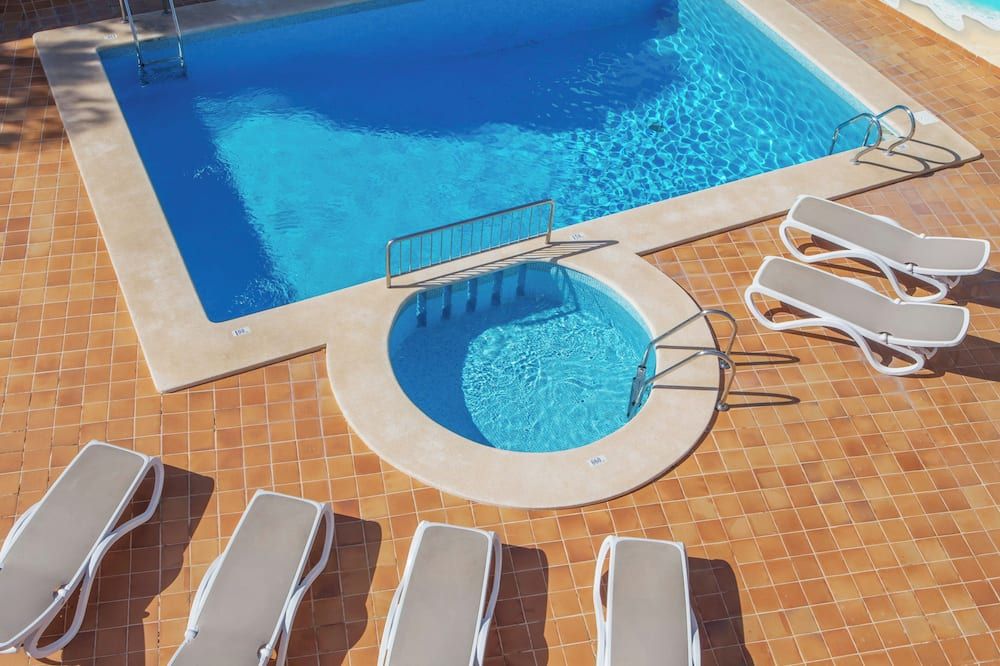 Piscină