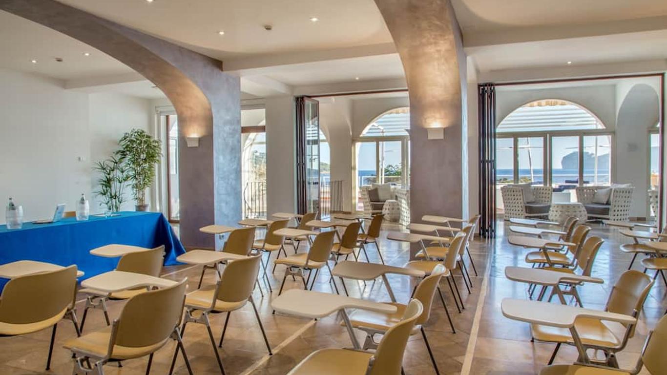 El Faro Hotel & Spa