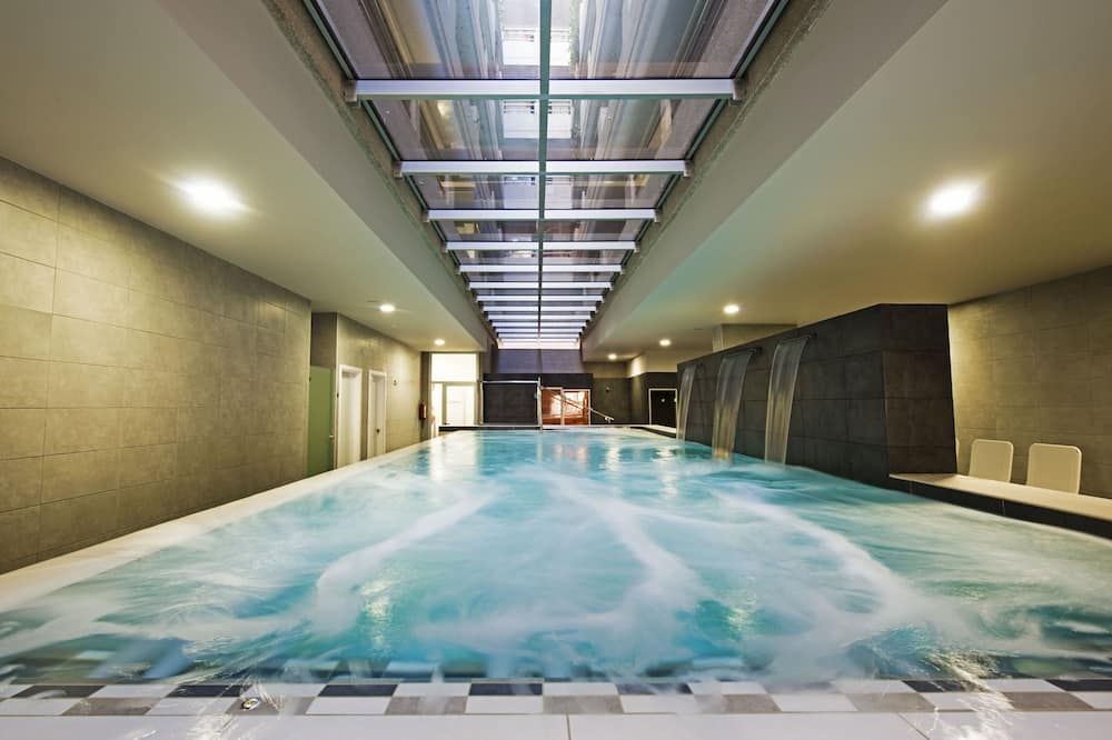 Piscină